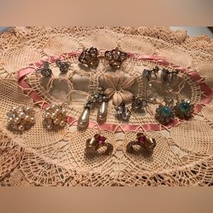 VINTAGE EARRING LOT KRAMER CORO LISNER RS PEARL CRYSTAL MOON STONE 8 PAIR LOVELY